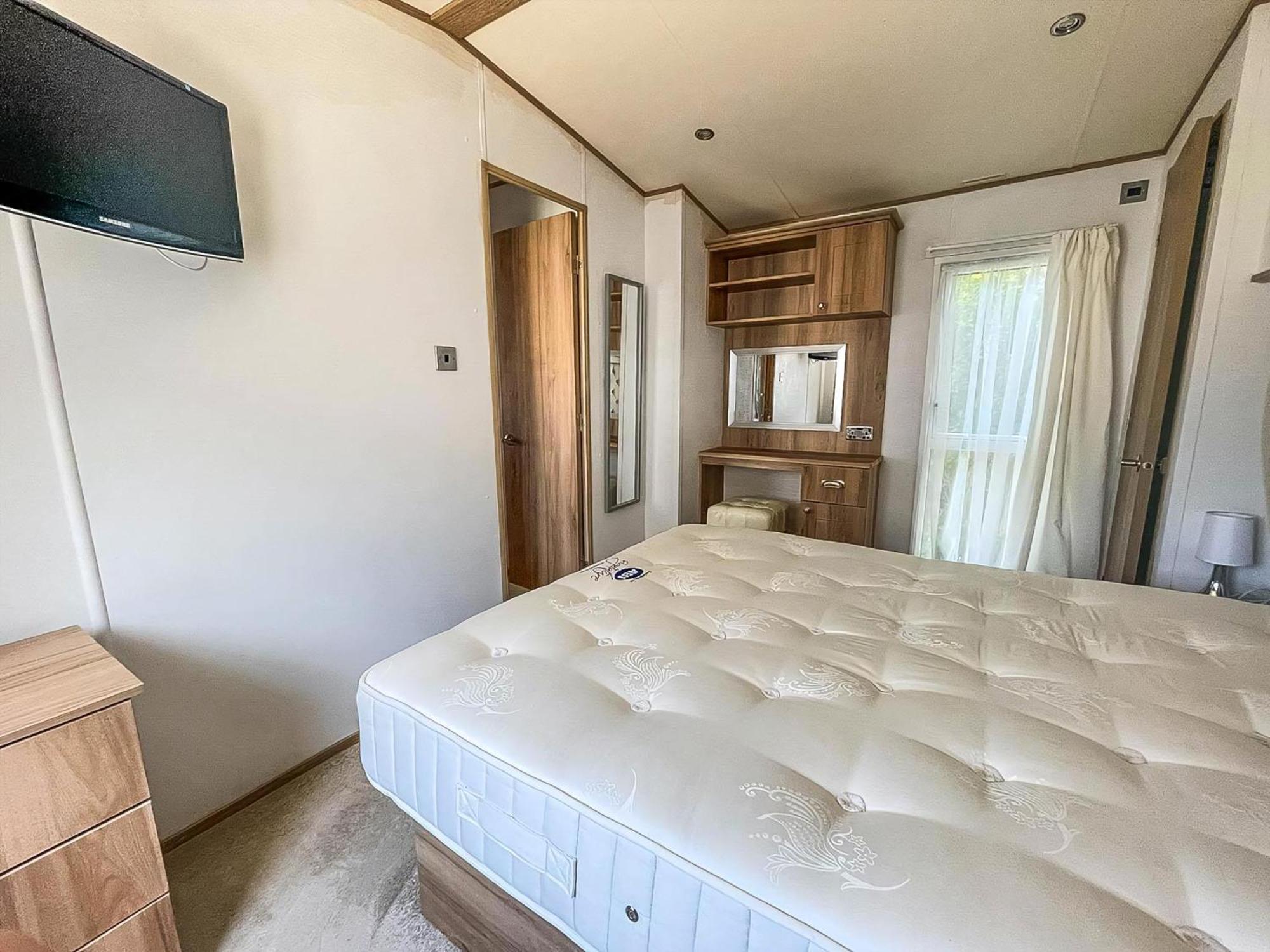 Beautiful Caravan With Decking At Carlton Meres Holiday Park, Suffolk Ref 60022M Saxmundham Exterior foto